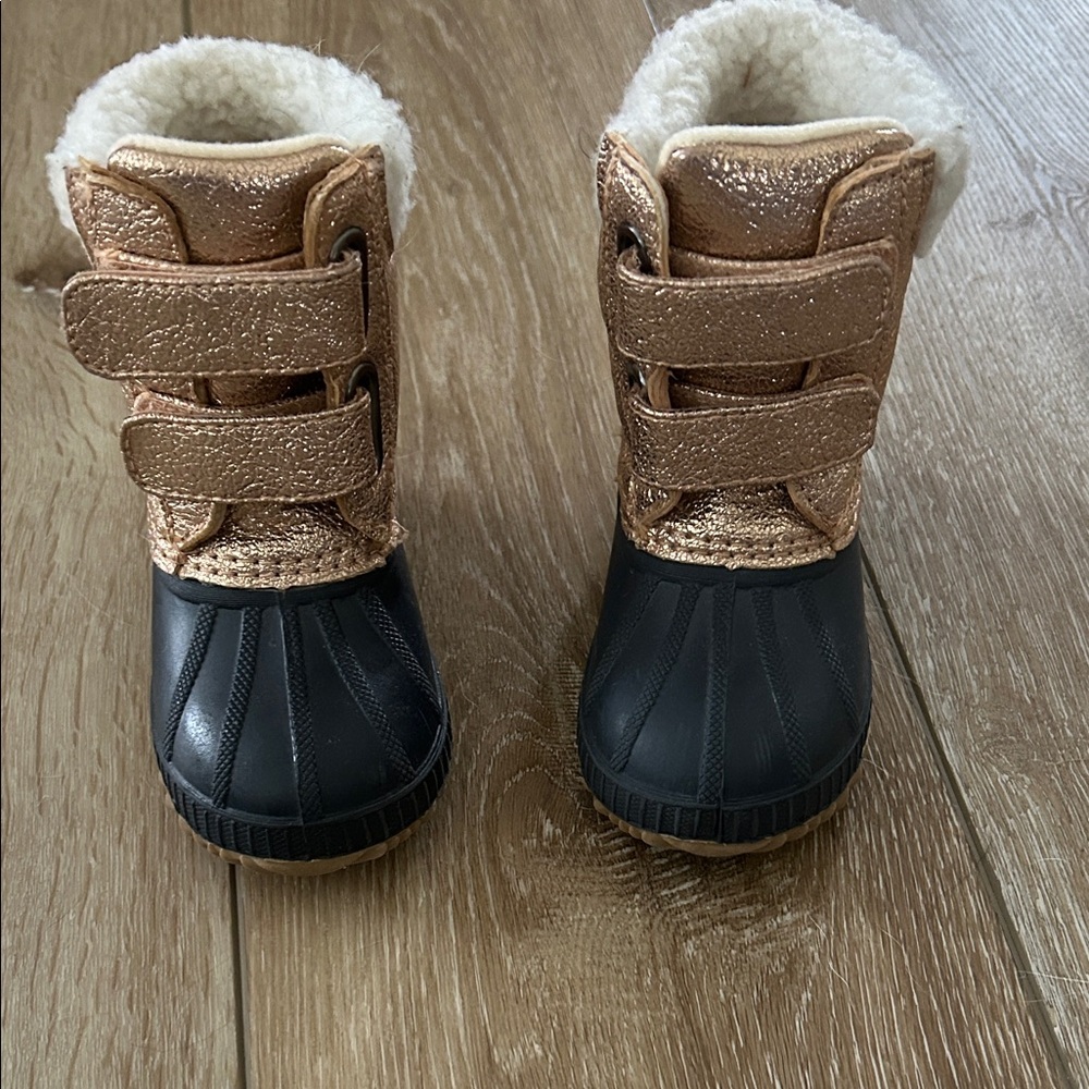 GAP Gold and Black Kids Snow Boots